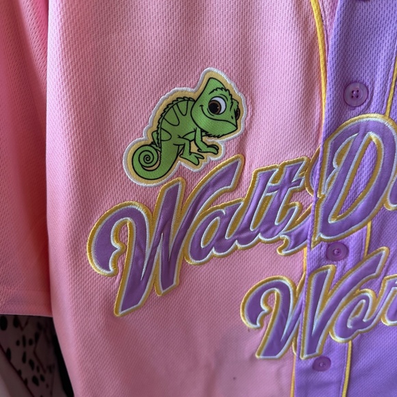 Disney Parks 2026 WDW Rapunzel Baseball Jersey Adult Size NEW - Picture 4 of 4